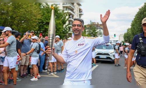 Abhinav bindra olympic flame1 2024 07 52e7cd5338c97ae241a32528a7b648fe.jpg