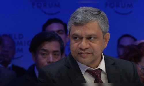 Ashwini vaishnaw davos.jpeg