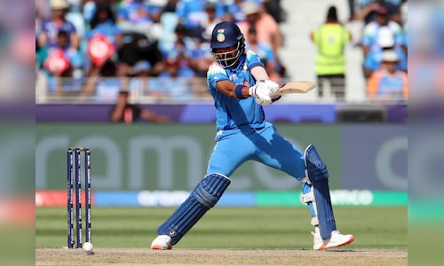 2025 03 02t120750z 946005999 up1el320xp1e8 rtrmadp 3 cricket championstrophy ind nzl 2025 03 05749d4.jpeg