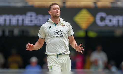 Josh hazlewood injured india vs australia 3rd test 2024 12 915dfd61d54c98a1582011b1f5ddac78.jpg