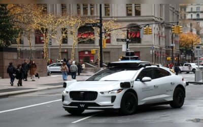 Robotaxi 10 2025 12 8f6e5983994b68750870196257bcb084.jpg