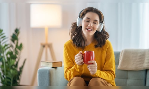 Listening to music 2025 10 c81d2f2a3adbef11d20dabdf9e127098.jpg