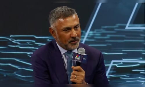 Nikesh arora 2026 02 a4897e0cb8fb816e4ec0ed42876088d4.jpg